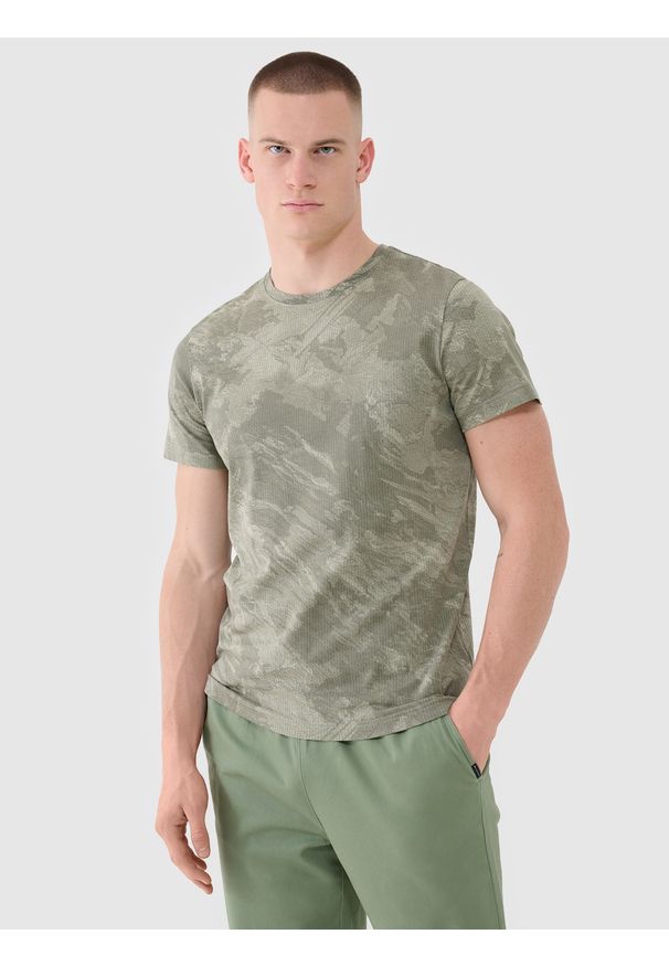 4f - 4F T-shirt regular z nadrukiem męski - oliwkowy/khaki XXL. Okazja: na co dzień. Kolor: oliwkowy, brązowy, wielokolorowy. Materiał: dzianina, bawełna, jersey. Długość rękawa: krótki rękaw. Długość: krótkie. Wzór: nadruk. Styl: klasyczny, sportowy, casual
