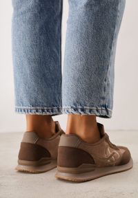 Renee - Brązowe Sneakersy z Geometrycznym Wzorem z Boku Mehida. Okazja: na co dzień. Zapięcie: sznurówki. Kolor: brązowy. Materiał: jeans. Wzór: geometria #2
