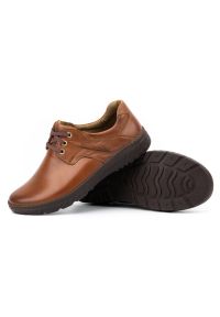 KOMODO Buty męskie skórzane Casual 923K brązowe. Okazja: na co dzień. Kolor: brązowy. Materiał: skóra. Styl: casual