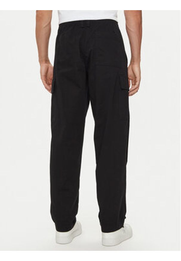 Calvin Klein Jeans Spodnie materiałowe J30J326848 Czarny Straight Fit. Kolor: czarny. Materiał: bawełna
