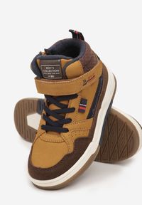 Born2be - Brązowe Płaskie Botki Sneakersy ze Sznurowaniem i Napisami Izalia. Nosek buta: okrągły. Zapięcie: zamek. Kolor: brązowy. Materiał: syntetyk, nubuk, materiał. Wzór: napisy. Styl: klasyczny