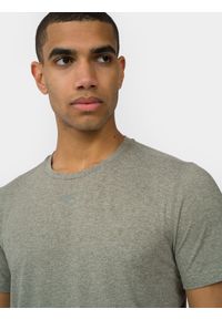 4f - Koszulka treningowa regular szybkoschnąca męska. Kolor: brązowy, oliwkowy, wielokolorowy. Materiał: dzianina, materiał #2