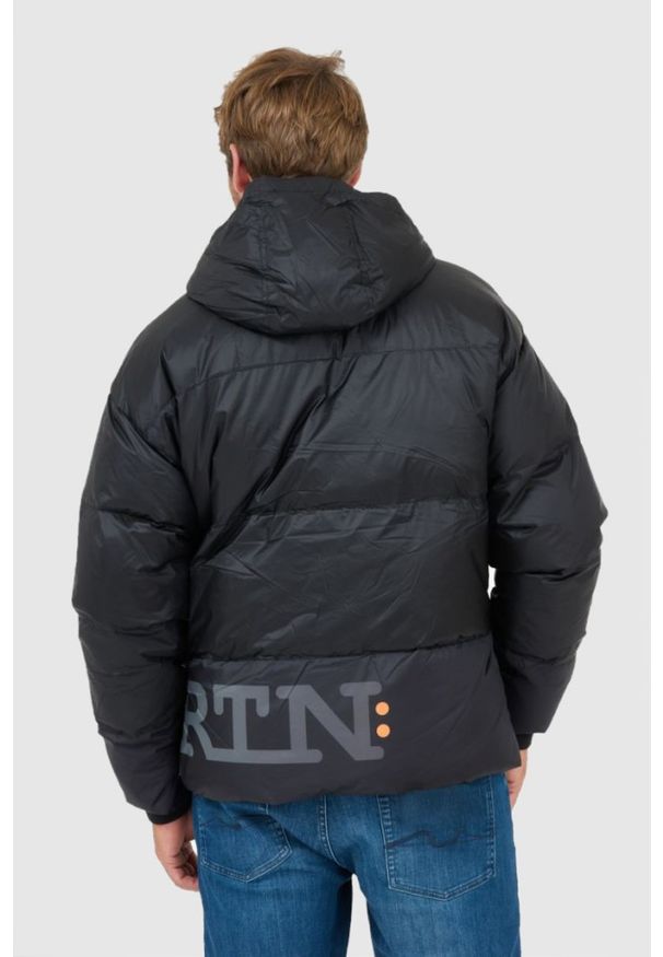 La Martina - LA MARTINA Czarna męska kurtka puchowa z logo, Rozmiar L. Kolor: czarny. Materiał: puch