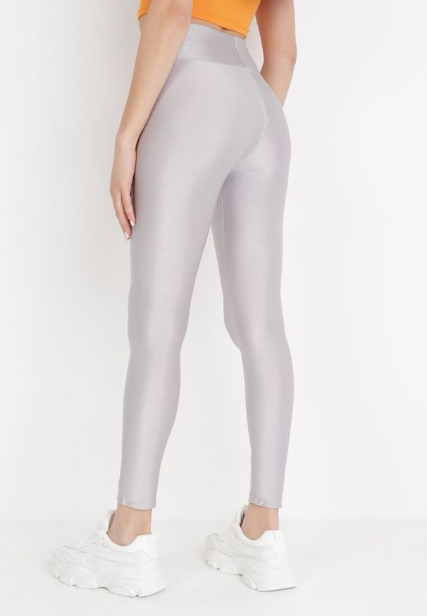 Born2be - Jasnoszare Legginsy Halareo. Kolor: szary. Materiał: dzianina. Długość: długie. Wzór: gładki