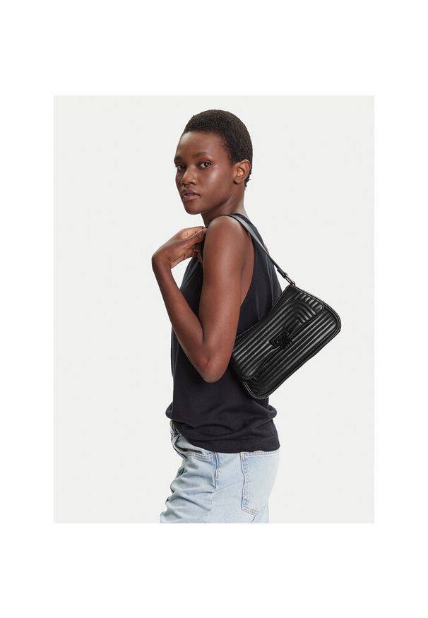 Torebka Steve Madden. Kolor: czarny