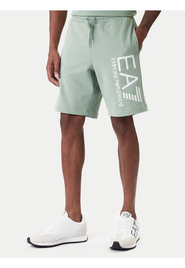 EA7 Emporio Armani Szorty sportowe 7M001414 AF22266 U7243 Zielony Regular Fit. Kolor: zielony. Materiał: bawełna. Styl: sportowy