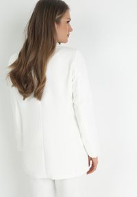 Born2be - Biała Marynarka Dwurzędowa Mangane. Kolor: biały. Styl: klasyczny, elegancki #3