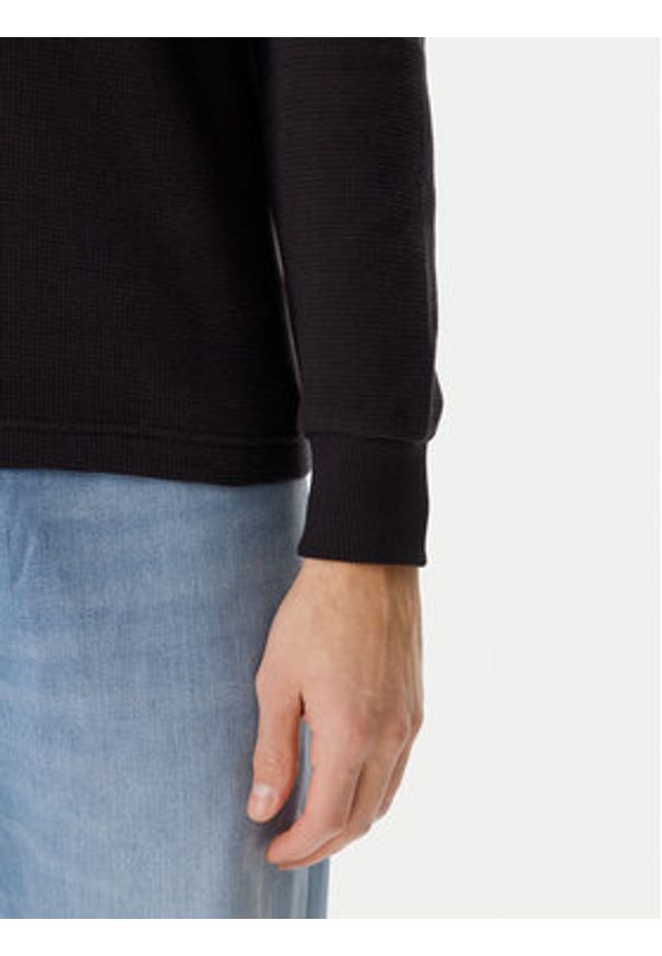 Calvin Klein Jeans Longsleeve J30J327117 Czarny Regular Fit. Kolor: czarny. Materiał: bawełna. Długość rękawa: długi rękaw