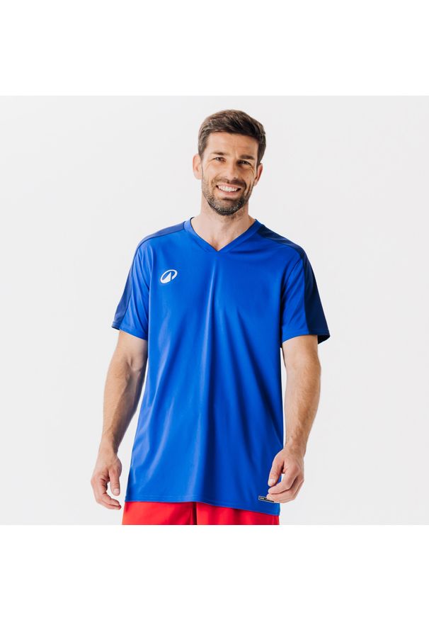 KIPSTA - Koszulka piłkarska z krótkim rękawem Kipsta Essential. Kolor: niebieski. Materiał: poliester, materiał. Długość rękawa: krótki rękaw. Długość: krótkie. Sport: piłka nożna