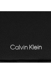 Calvin Klein Saszetka Ck Elevated Reporter S K50K511222 Czarny. Kolor: czarny. Materiał: materiał #3