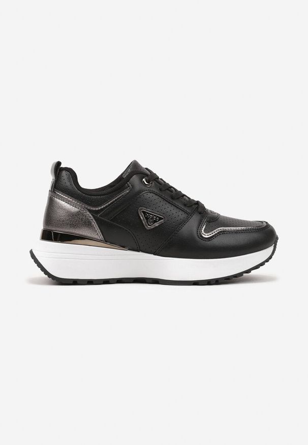 Born2be - Czarne Sneakersy z Trójkątną Aplikacją i Perforacją Sennevia. Okazja: na co dzień. Kolor: czarny. Materiał: dresówka, jeans. Wzór: aplikacja