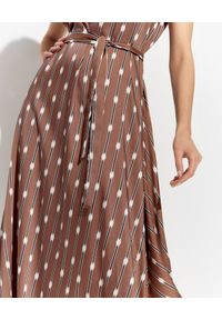 PESERICO - Brązowa sukienka w paski. Kolor: brązowy. Materiał: materiał. Wzór: paski. Typ sukienki: asymetryczne. Długość: midi #3
