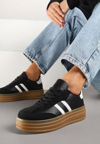 Renee - Czarne Sneakersy w Stylu Tenisówki z Paskami Hirnelia. Okazja: na co dzień. Zapięcie: pasek. Kolor: czarny. Materiał: jeans