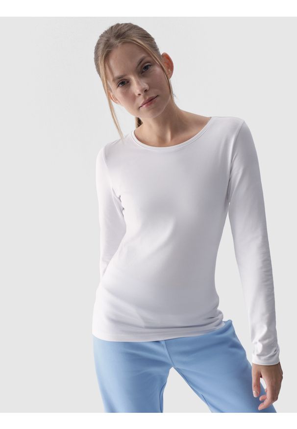 4f - Longsleeve slim gładki damski - biały. Okazja: na co dzień. Kolor: biały. Materiał: dzianina, bawełna, materiał, elastan, jersey. Długość rękawa: długi rękaw. Długość: długie. Wzór: gładki. Styl: casual, klasyczny, sportowy