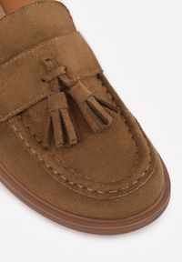 Renee - Ciemnobeżowe Mokasyny VICES z Wkładką ze Skóry Naturalnej Ozdobione Chwostami Maritune. Okazja: na co dzień. Kolor: beżowy. Materiał: skóra. Wzór: aplikacja. Styl: casual, elegancki #6