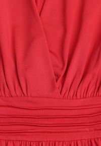 Born2be - Czerwona Rozkloszowana Sukienka z Wiskozą o Kopertowym Kroju Selwenna. Okazja: na co dzień. Typ kołnierza: dekolt w kształcie V. Kolor: czerwony. Materiał: wiskoza. Typ sukienki: kopertowe. Styl: casual #2