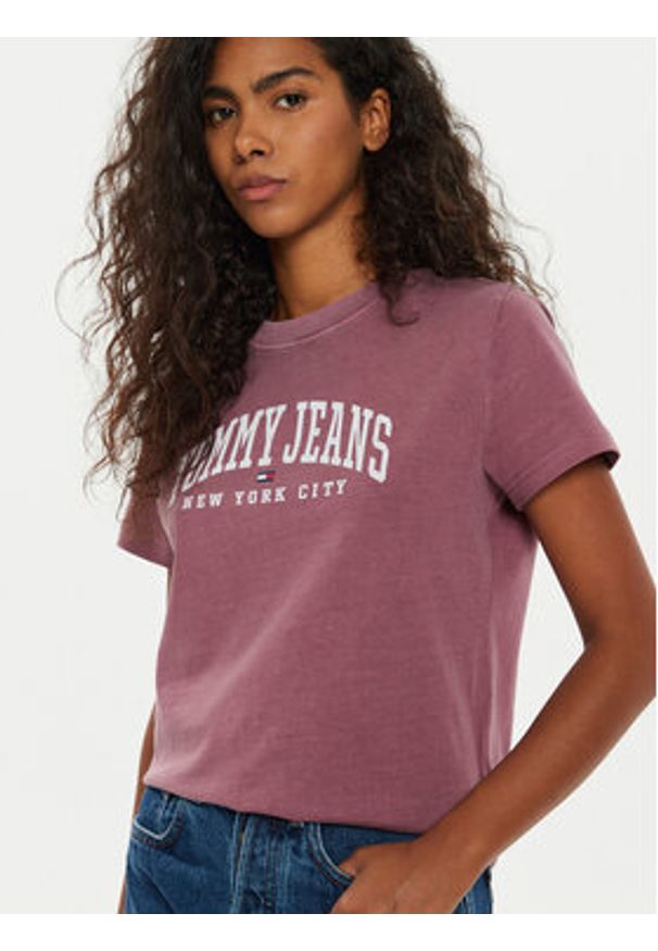 Tommy Jeans T-Shirt Varsity DW0DW19826 Fioletowy Regular Fit. Kolor: fioletowy. Materiał: bawełna