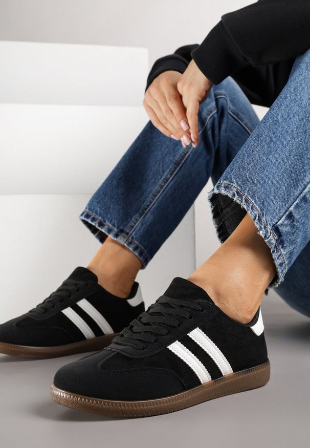 Renee - Czarne Sneakersy z Geometrycznym Wzorem Naliette. Okazja: na co dzień. Kolor: czarny. Materiał: jeans. Wzór: geometria