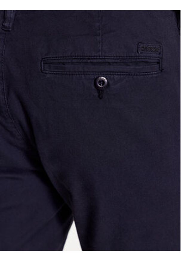Guess Szorty materiałowe Daniel M3GD05 WFBW3 Granatowy Skinny Fit. Kolor: niebieski. Materiał: bawełna
