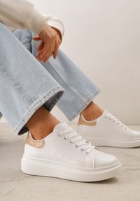 Born2be - Biało-Beżowe Sneakersy na Grubej Podeszwie Hypnotic. Okazja: na co dzień, na spacer. Zapięcie: sznurówki. Kolor: biały. Materiał: jeans, dresówka. Sport: turystyka piesza #2