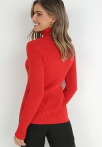 Born2be - Czerwony Golf Oranya. Typ kołnierza: golf. Kolor: czerwony. Materiał: dzianina, prążkowany. Długość rękawa: długi rękaw. Długość: długie #2