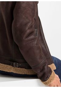bonprix - Kurtka z imitacji skóry z podszewką ze sztucznego kożuszka. Kolor: brązowy. Materiał: skóra. Długość: krótkie #3