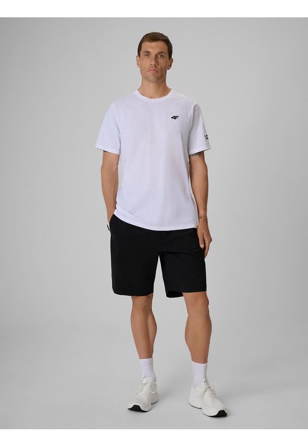 4f - 4F T-shirt regular gładki męski - biały M. Okazja: na co dzień. Kolor: biały. Materiał: bawełna, dzianina. Wzór: gładki. Styl: casual