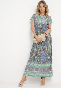 Born2be - Jasnozielona Maxi Sukienka Wiskozowa o Kopertowym Fasonie we Wzór Paisley Aricsa. Okazja: na co dzień. Kolor: zielony. Materiał: wiskoza. Wzór: paisley. Typ sukienki: kopertowe. Styl: wizytowy, klasyczny, casual. Długość: maxi