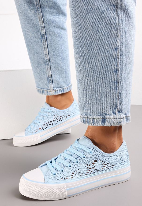 Born2be - Niebieskie Ażurowe Trampki Przed Kostkę Russi. Wysokość cholewki: przed kostkę. Kolor: niebieski. Materiał: jeans. Wzór: ażurowy