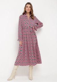 Born2be - Fuksjowa Rozkloszowana Sukienka Koszulowa w Geometryczny Print Larissam. Kolor: różowy. Materiał: materiał. Wzór: geometria, nadruk. Typ sukienki: koszulowe. Długość: maxi #1