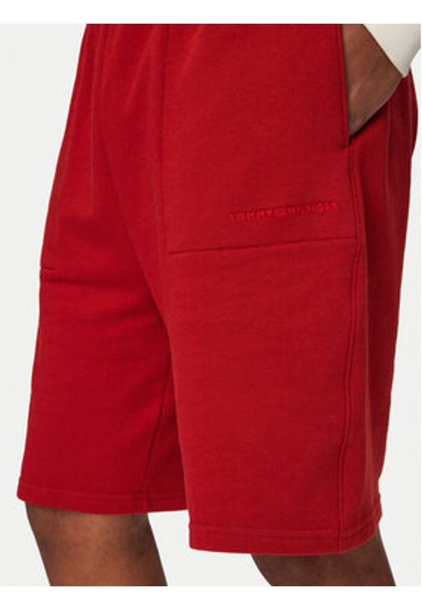 TOMMY HILFIGER - Tommy Hilfiger Szorty sportowe UM0UM03914 Czerwony Regular Fit. Kolor: czerwony. Materiał: bawełna. Styl: sportowy