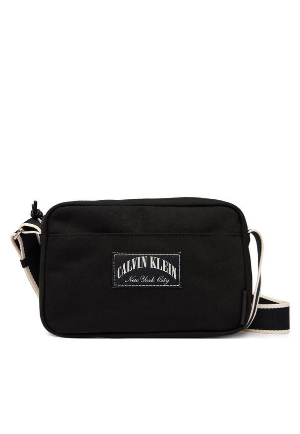 Saszetka Calvin Klein. Kolor: czarny