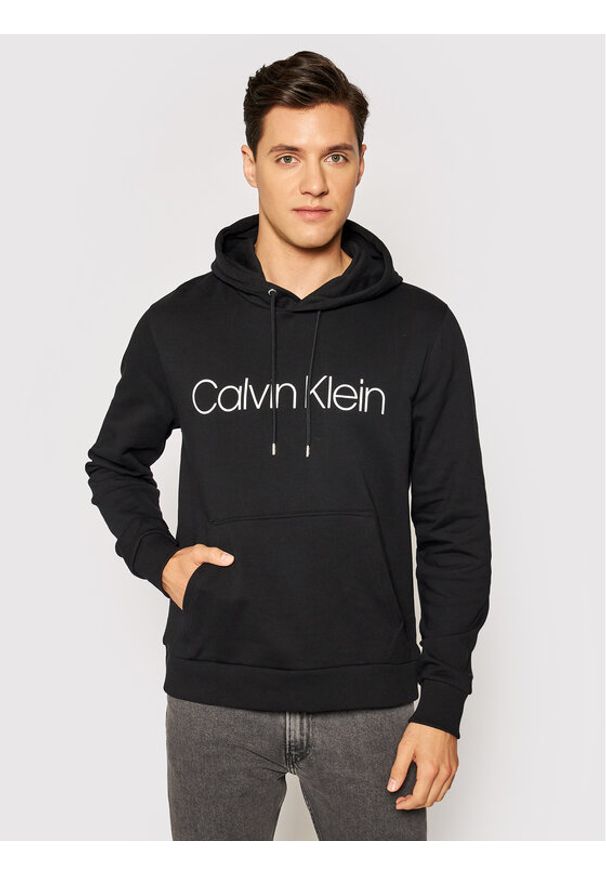 Calvin Klein Bluza Logo K10K104060 Czarny Regular Fit. Kolor: czarny. Materiał: bawełna