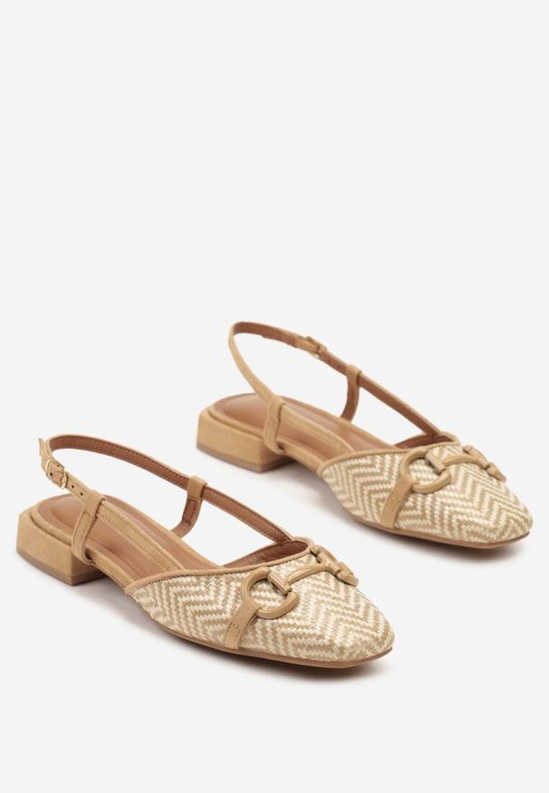 Born2be - Ciemnobeżowe Sandały Slingback z Tweedowymi Zdobieniami i Ozdobną Aplikacją Ridianoria. Okazja: na co dzień. Zapięcie: pasek. Kolor: beżowy. Materiał: jeans. Wzór: aplikacja. Obcas: na obcasie. Styl: casual, elegancki. Wysokość obcasa: niski
