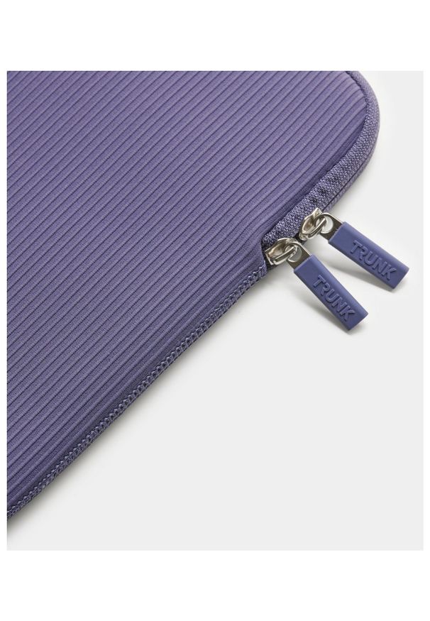 Wsuwka Trunk Ribbed Velvet do MacBook Air 15'' blueberry