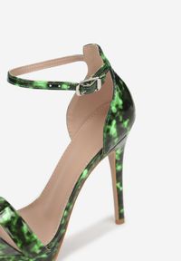 Born2be - Zielone Sandały Nezen. Nosek buta: otwarty. Zapięcie: sprzączka. Kolor: zielony. Materiał: lakier. Obcas: na platformie. Styl: wizytowy #3