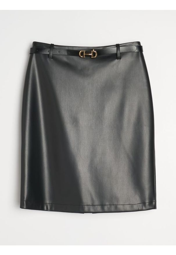 Sinsay - Spódnica mini z imitacji skóry - czarny. Kolor: czarny. Materiał: skóra