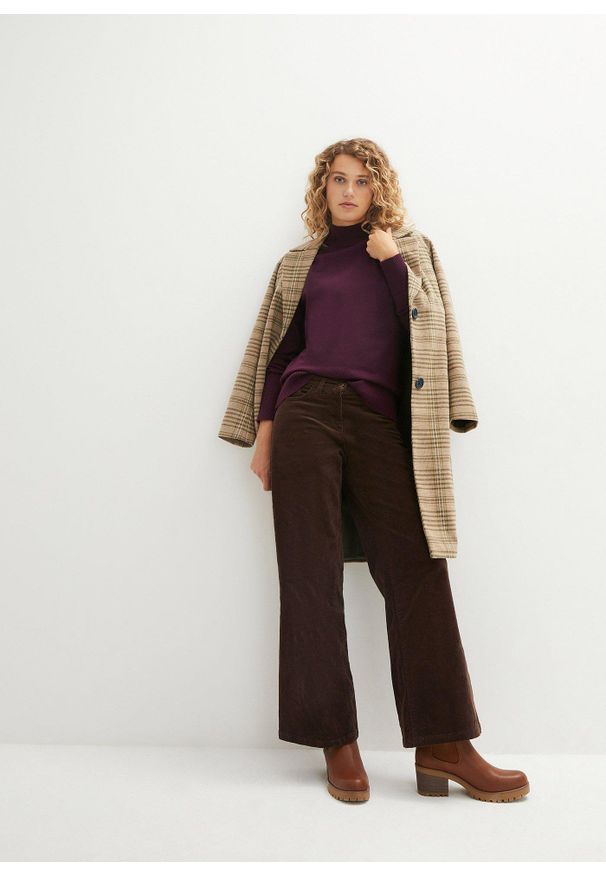 bonprix - Sweter basic ze stójką, z bawełny z recyklingu. Typ kołnierza: kołnierzyk stójkowy. Kolor: fioletowy. Materiał: bawełna. Wzór: gładki, ze splotem