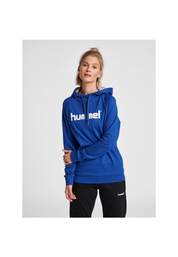 Bluza sportowa z kapturem damska Hummel Go Cotton Logo Hoodie Woman. Typ kołnierza: kaptur. Kolor: niebieski. Sport: piłka ręczna