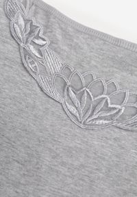 Renee - Ciemnoszary Bieliźniany Top na Ramiączkach z Bawełny Zdobiony Koronką Bernelle. Kolor: szary. Materiał: bawełna, koronka. Długość rękawa: na ramiączkach. Wzór: aplikacja, koronka #4