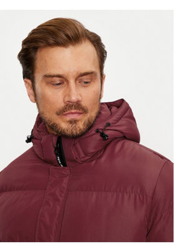Pepe Jeans Kurtka zimowa Tobias PM403031 Czerwony Regular Fit. Kolor: czerwony. Materiał: syntetyk. Sezon: zima