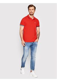 Tommy Jeans Polo Flag DM0DM12963 Czerwony Regular Fit. Typ kołnierza: polo. Kolor: czerwony. Materiał: bawełna #4