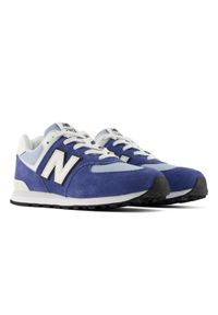 Buty dziecięce New Balance G57450H – granatowe. Okazja: na co dzień, na uczelnię. Kolor: niebieski. Materiał: zamsz, syntetyk, materiał. Szerokość cholewki: normalna. Model: New Balance 574. Sport: turystyka piesza #2