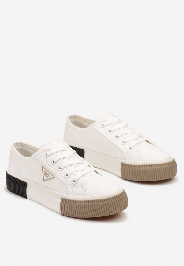 Born2be - Białe Sznurowane Trampki na Grubej Podeszwie Vimanta. Okazja: na co dzień. Kolor: biały. Materiał: jeans. Szerokość cholewki: normalna. Styl: sportowy, wizytowy, klasyczny, casual