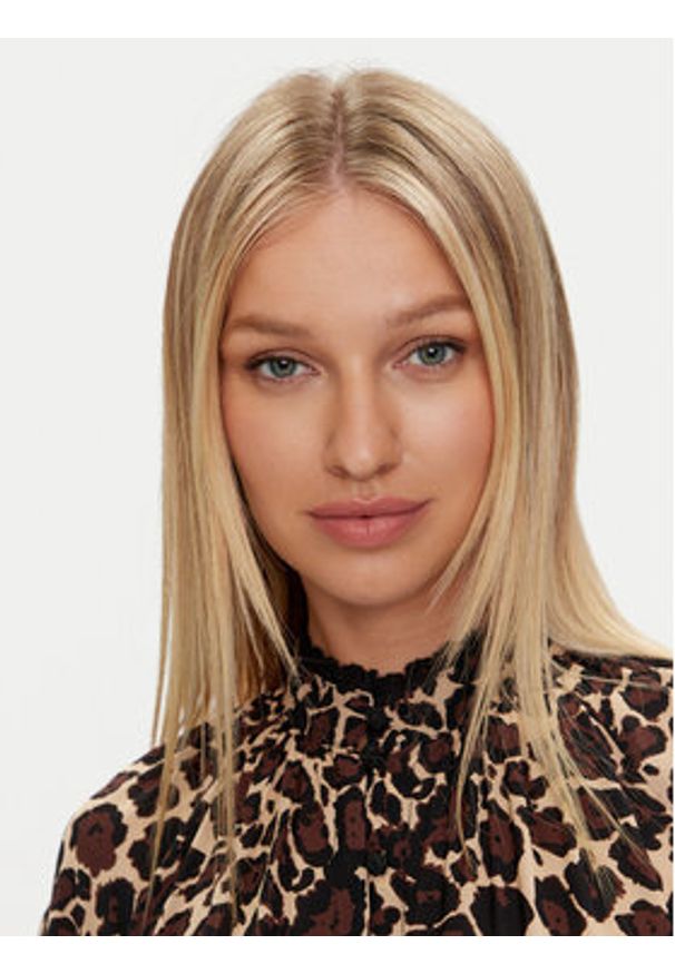 Replay Sukienka codzienna W9113 .000.74994 Brązowy Loose Fit. Okazja: na co dzień. Kolor: brązowy. Materiał: wiskoza. Typ sukienki: proste. Styl: casual