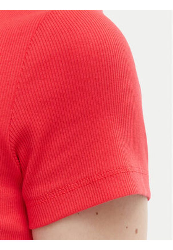 Tommy Jeans T-Shirt DW0DW17881 Czerwony Slim Fit. Kolor: czerwony. Materiał: bawełna