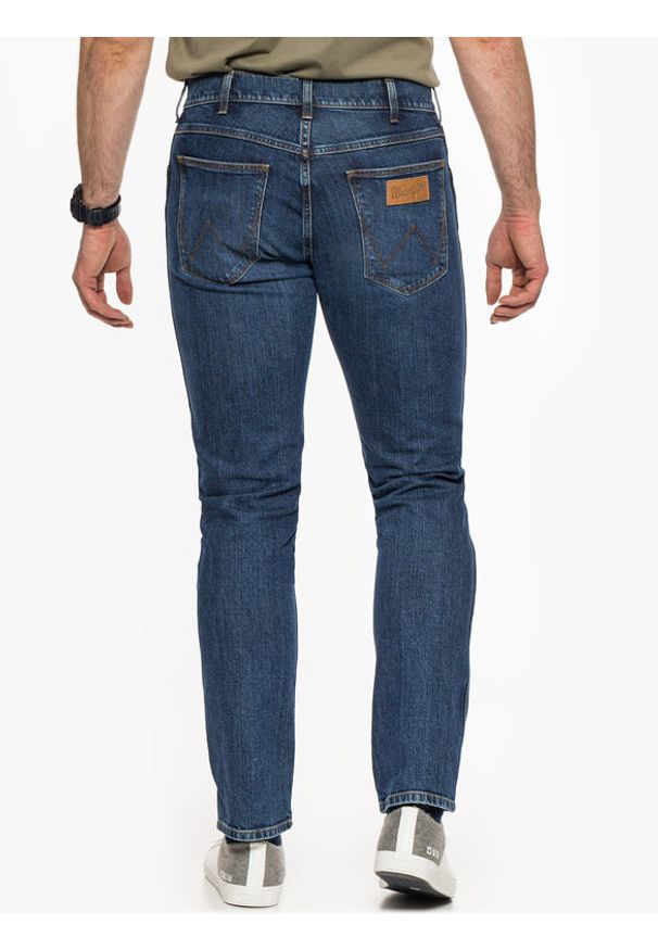 Wrangler - WRANGLER GREENSBORO MĘSKIE SPODNIE JEANSOWE THE LEGEND W15QP111L 112127013