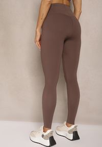 Renee - Brązowe Basicowe Legginsy High Waist Tofelia. Okazja: na co dzień. Stan: podwyższony. Kolor: brązowy. Styl: klasyczny, casual