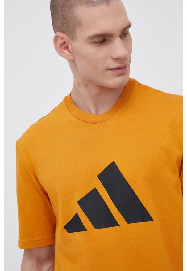 adidas Performance - T-shirt. Okazja: na co dzień. Kolor: pomarańczowy. Materiał: dzianina, materiał. Wzór: nadruk. Styl: casual