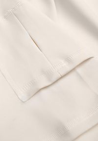 Renee - Białe Tenisowe Spódnico-Spodenki z Elastycznego Materiału Natennia. Okazja: na co dzień. Kolor: biały. Materiał: materiał. Styl: casual, sportowy #3